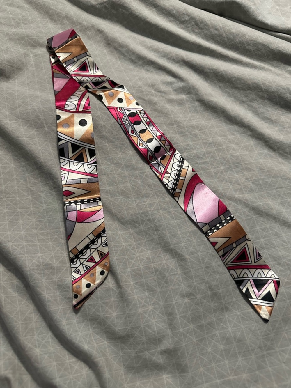 Silky Geometric Skinny twilly Scarf in Pink, Gold, Black